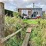 4pers - House w Sauna, Winter Garden & Fishing Pier in Front of the La