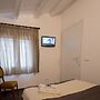 Room-camagna Country House - Immersed in