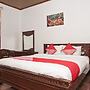 OYO 2410 Intan Hotel
