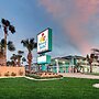 The Island Hotel Near Beach Port Aransas