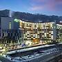 Mayhills Resort