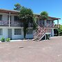 Burgundy Rose Motel
