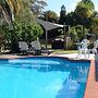 Colonial House Motel