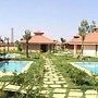 Confident Amoon - The Glamour Spa and Resort