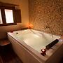 Romantic House for 2 or 4 People With Jacuzzi