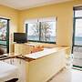 Centric Flat Unbeatable Area, Close to the Beach