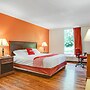 OYO Hotel Mona Lake Muskegon