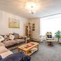 2br-sleeps5-privategarden-freeparking-pets