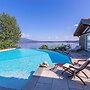 Paradis Relais Infinity Pool Lake View