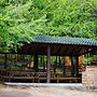 Lake Forest Lodge