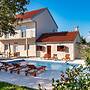Dalmatia Pool Villa Retreat