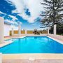 Villa in Villamuriel With Pool and Barbecue
