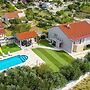 Villa Elder
