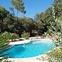 Villa in Gareoult With Private Pool