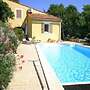 Villa With Private Pool, Views of the Ventoux