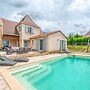 Villa in Aquitaine With Pool & BBQ