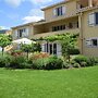 Modern Terrace Stay Montbrun