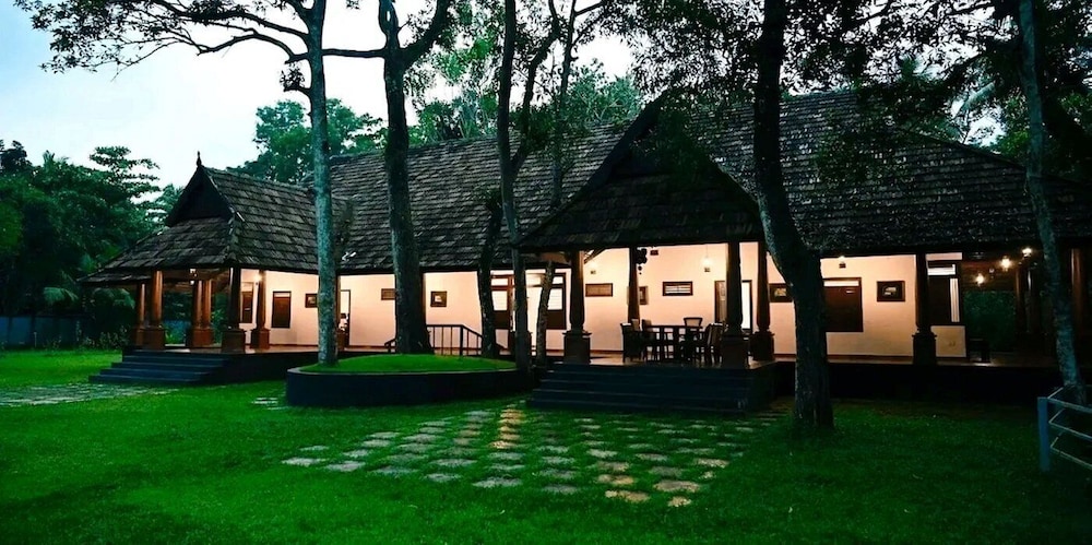 Marari Beach Palace