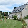 Home for 7 Guests in Plouvara