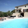 Villa in Luberon With Saltwater Pool