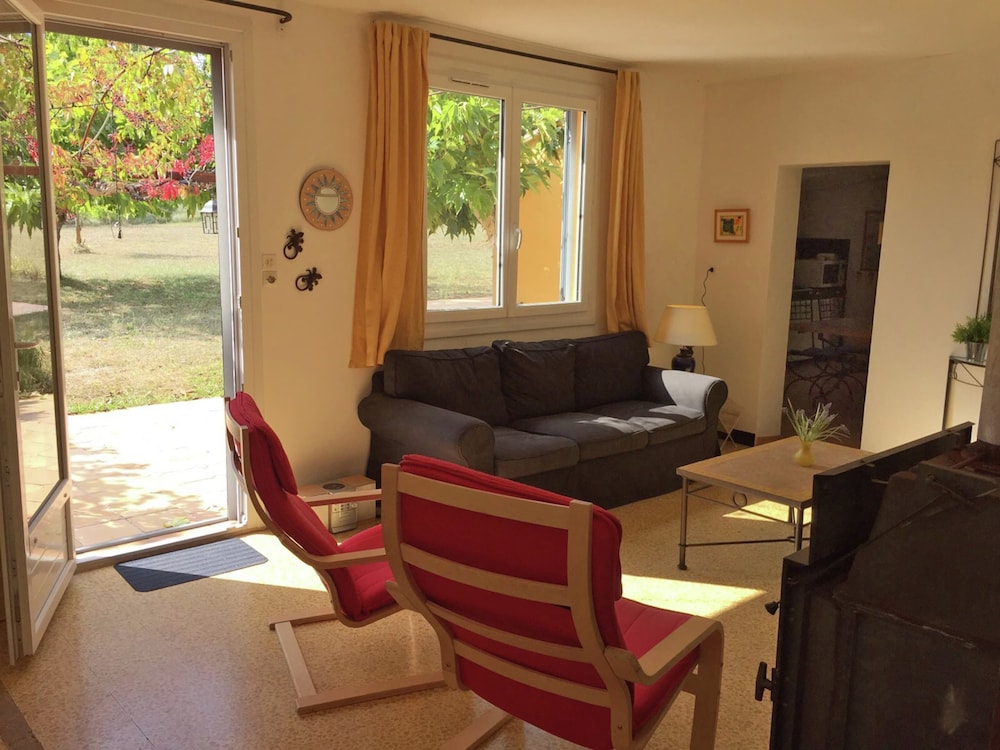 Holiday Home in Villecroze With Pool & Garden