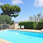 Villa Near Les Etangs de Bages Lake