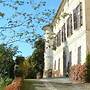 Belvilla by OYO Apartment in Castle With Garden