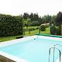 Schone Zweizimmer-ferienwohnung mit Pool im Garten