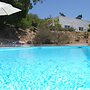 Family Villa With Pool and Barbecue