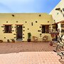 Authentic Holiday Home, Ground Floor Level, With Private Pool and Larg