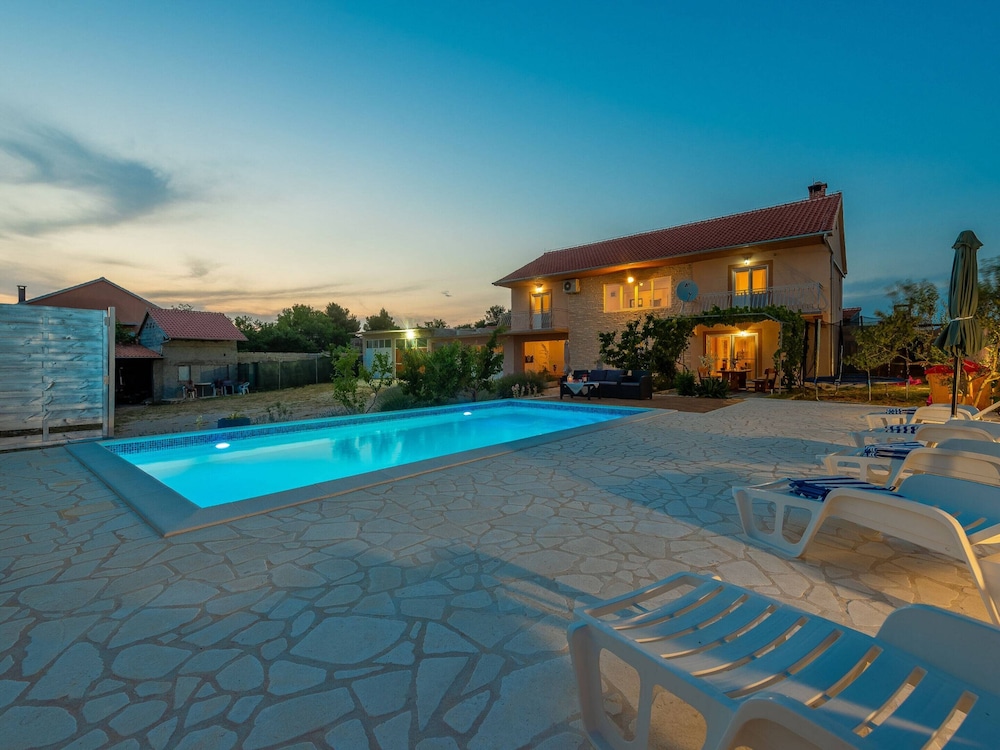 Holiday Home in Lisicic With Pool