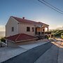Spacious Apartment, Private Terrace in the Countryside, Wi-fi and Park