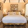 Cowdray Lodge