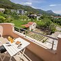 Sea-view Retreat, Kastel