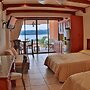 Oceanview Studio Apartment w/ Community Pool & Views of Flamingo Marin