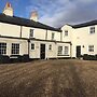 4BR & 4 Bathroom Cottage Parking Garden Near St Neots