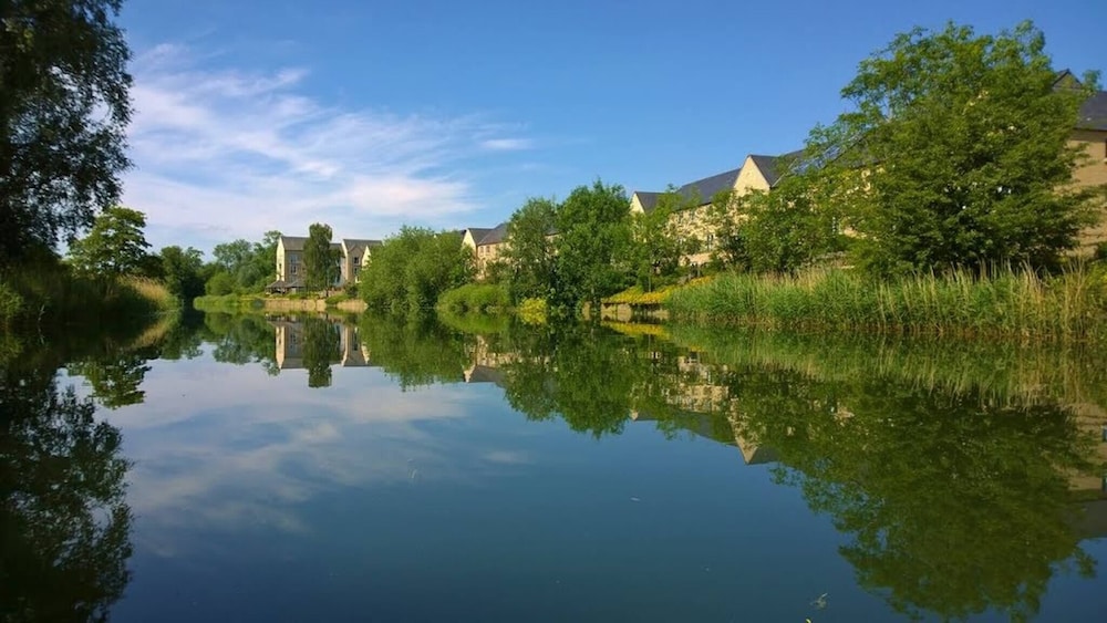 Riverside Penthouse 2BR & 2 Bath 2 Parking View Near St Neots