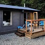 Off Grid Cabin Sleeps 2, Pets Ok, 20 min to Dunoon