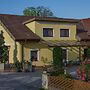 Privatzimmer & Ferienwohnungen Leeb