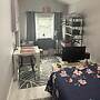 1 Bedroom Annex - 2 Mins From Train Station