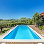 Carcavelos Villa With Pool