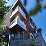 Grey Escape Apartements