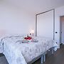 Penthouse-LakeView-AC-PrivateGarden