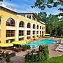 Royal Grand Hotel (Truskavets)