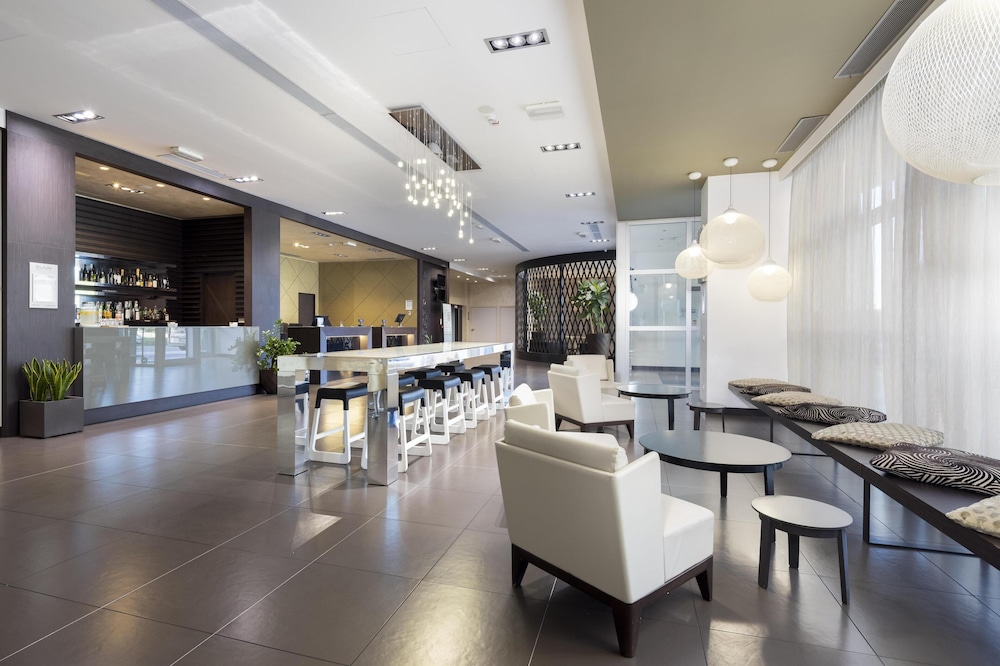 Best Western Premier CHC Airport