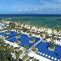Fusaki Beach Resort Hotel & Villas