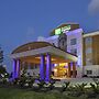 Holiday Inn Express & Suites Houston East - Baytown by IHG