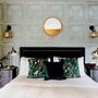 1 Bed Studio Sleeps 2 -patio -garden -dogs Ok
