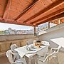 Belvilla by Oyo Sirente House