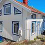 6 Person Holiday Home in Gullholmen